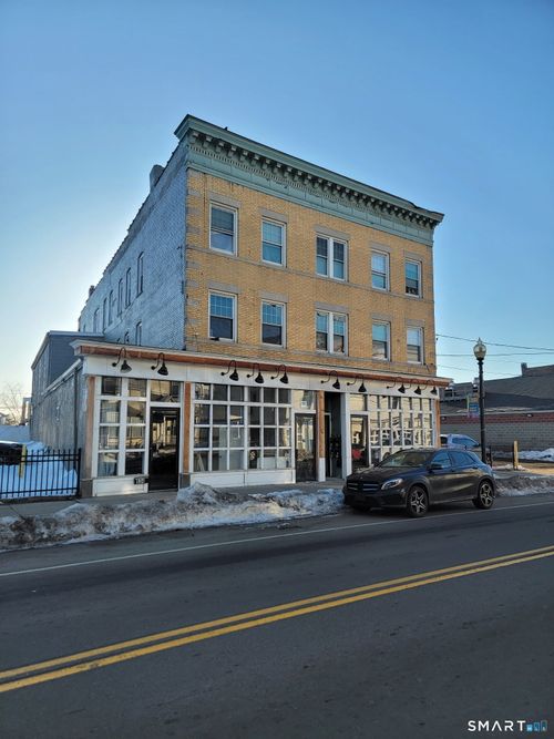 528 E Main St, Bridgeport, CT, 06608-2362 | Card Image