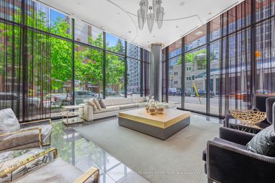 603 - 32 Davenport Rd, Condo with 2 bedrooms, 2 bathrooms and 1 parking in Toronto ON | Image 1