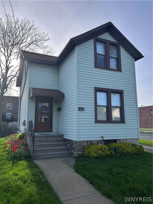 630 6th St, Niagara Falls, NY, 14301-1706 | Card Image