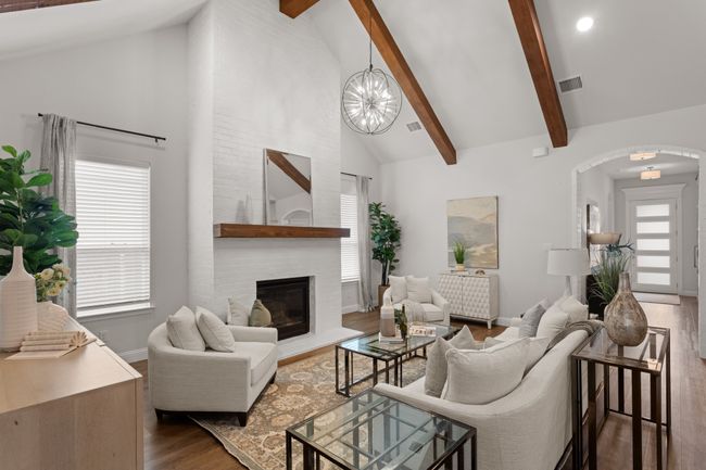 A view from the breakfast area to the foyer | Image 13