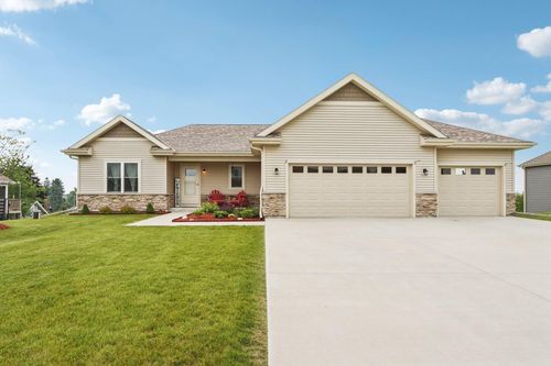 619 Westview Dr, Oconomowoc, WI, 53066 | Card Image