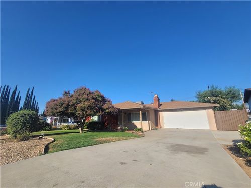 11808 Adams St, Yucaipa, CA, 92399-3824 | Card Image