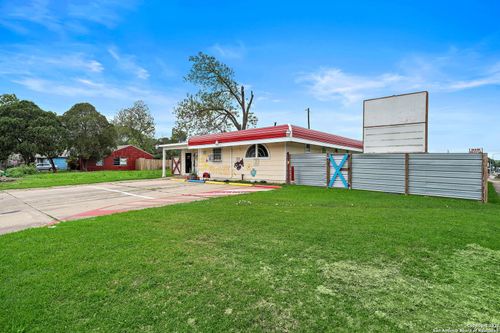 5639 Overdale St, Houston, TX, 77033-3208 | Card Image