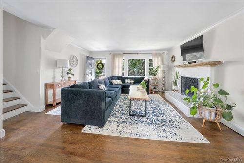 72 Brook St, Scarsdale, NY, 10583-5103 | Card Image