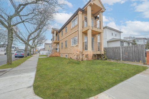 145 225th St, Springfield Gardens, NY, 11413-3526 | Card Image