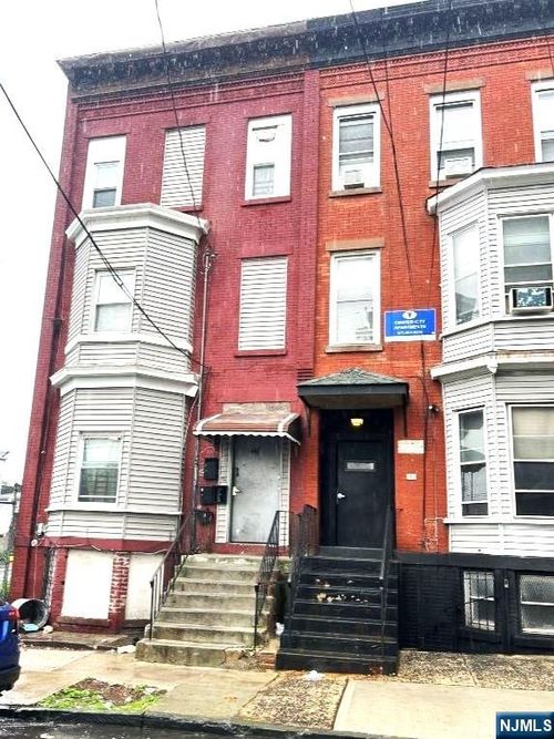 30 Astor St, Newark, NJ, 07114-1950 | Card Image