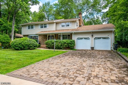 6 Point Of Woods Dr, North Brunswick, NJ, 08902-1208 | Card Image