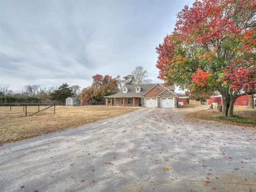 3570 S Ladd Ave, Goldsby, OK, 73093-9221 | Card Image