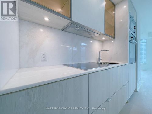 1112-11 Yorkville Ave, Toronto, ON, M4W0B7 | Card Image