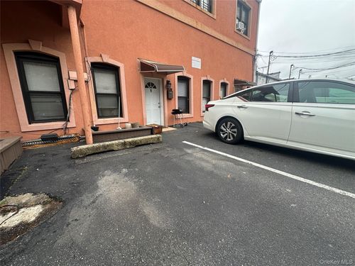 8 Lafayette St, Spring Valley, NY, 10977-5118 | Card Image