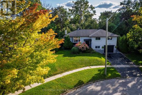 11 Pratt Rd, Barrie, ON, L4M2K9 | Card Image