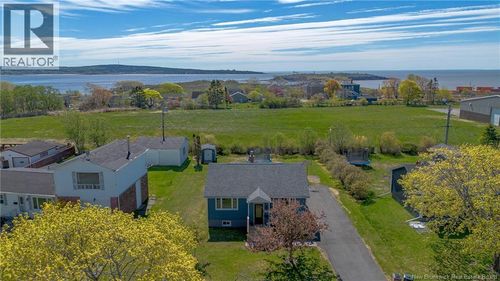 365 Beaconsfield Cres, Saint John, NB, E2M2H7 | Card Image
