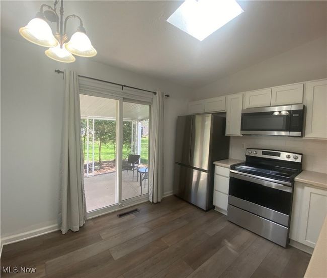 56 - 8870 Holly Ln, Condo with 3 bedrooms, 2 bathrooms and null parking in Olmsted Falls OH | Image 10