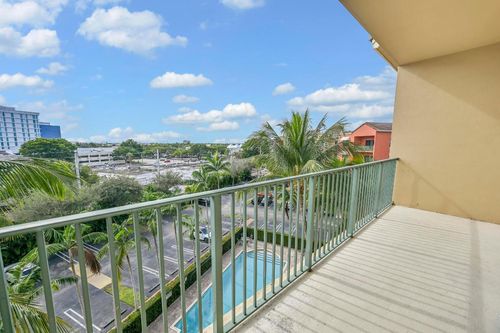 504-1650 Presidential Way, West Palm Beach, FL, 33401-1863 | Card Image