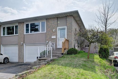 11 Dinison Cres, Kitchener, ON, N2E2W3 | Card Image