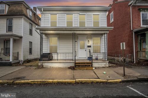 118 S 2nd St, NEWPORT, PA, 17074-1406 | Card Image