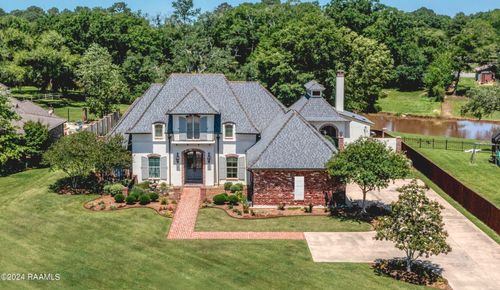 1060 Angelwood Cir, Breaux Bridge, LA, 70517-6752 | Card Image
