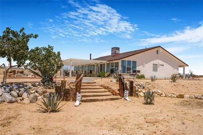 61975 Old Chisholm Trl, House other with 3 bedrooms, 3 bathrooms and 2 parking in Joshua Tree CA | Image 14
