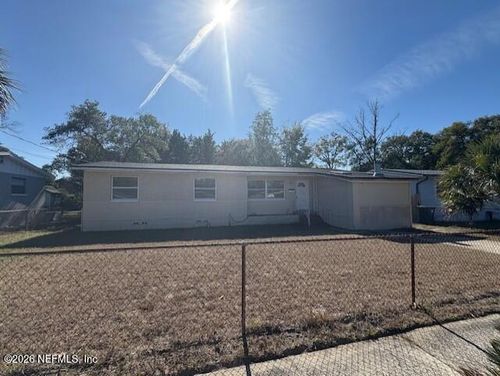 7248 Stonehurst Rd N, JACKSONVILLE, FL, 32277-3751 | Card Image