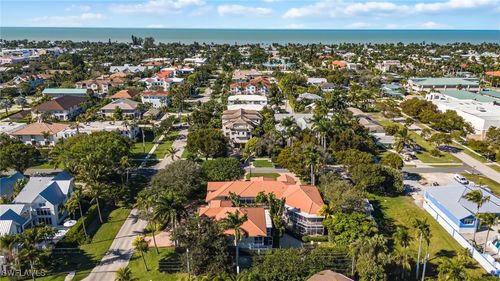 b2-611 10th Avenue S, Naples, FL, 34102 | Card Image