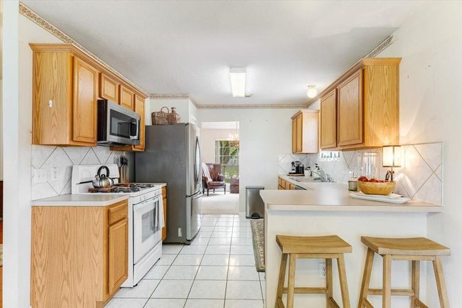 2210 Elm Forest Dr, House other with 4 bedrooms, 2 bathrooms and 2 parking in Pearland TX | Image 12