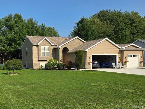 10856 Skylane Ct, Allendale, MI, 49401-9637 | Card Image