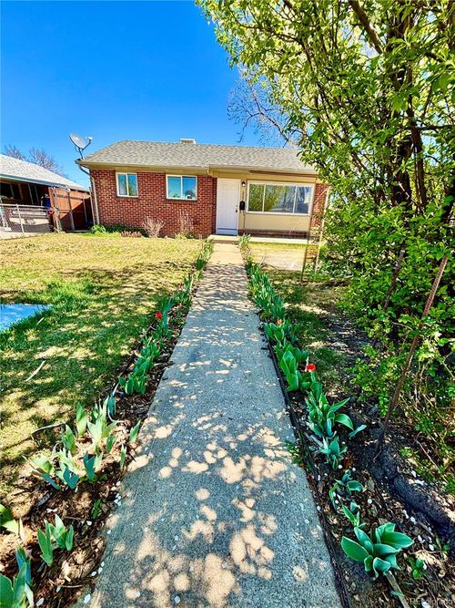 3556 Fairfax St, Denver, CO, 80207-1111 | Card Image