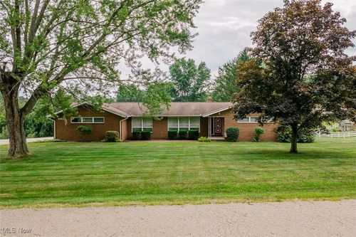 5960 Bosford St Sw, Navarre, OH, 44662-9727 | Card Image