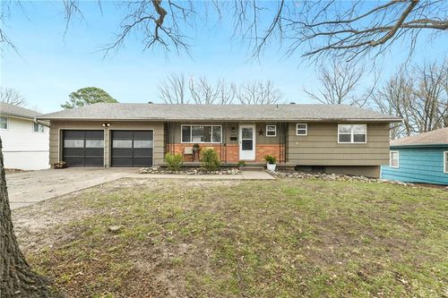 6411 Harvard Ave, Raytown, MO, 64133-5421 | Card Image