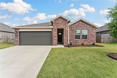 907 W Cottonwood St, Rogers, AR, 72758 | Card Image