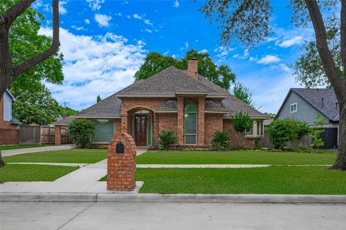 16218 Capri Dr, Jersey Village, TX, 77040-1209 | Card Image