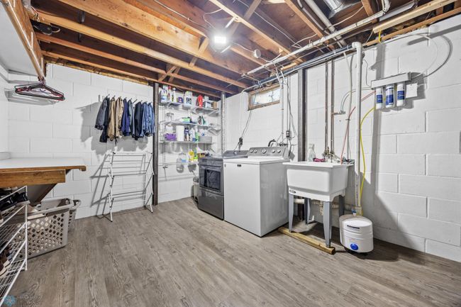 Laundry Room | Image 25