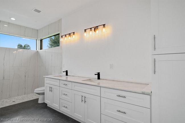 733 Sunset Pointe Dr, House other with 4 bedrooms, 2 bathrooms and null parking in Lake Placid FL | Image 16