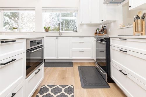 6251 Jasper Rd, Sechelt, BC, V7Z0M2 | Card Image