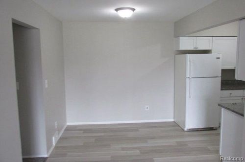 a-15-25555 Lahser Rd, Southfield, MI, 48033-2746 | Card Image