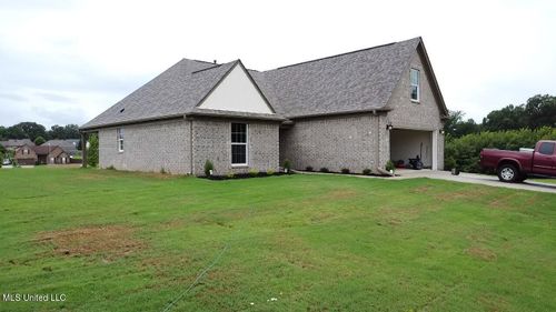 7671 Ridgefield Drive, Horn Lake, MS, 38637 | Card Image