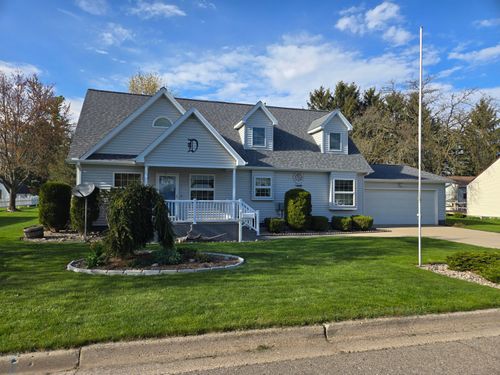 609 1st St, Lake Odessa, MI, 48849-1012 | Card Image