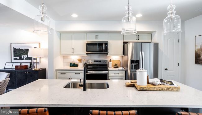 29 Balsam Ct, Townhouse with 3 bedrooms, 3 bathrooms and null parking in BUNKER HILL WV | Image 4