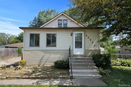 23925 Talbot St, Saint Clair Shores, MI, 48082-2566 | Card Image