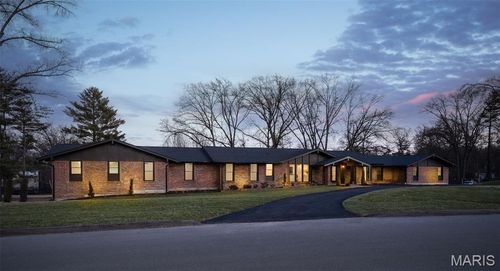 1534 Woodgate Dr, Frontenac, MO, 63131-4725 | Card Image