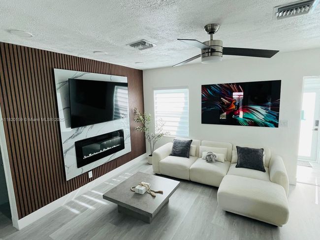 872 Nw 16 Th Ter, House other with 2 bedrooms, 1 bathrooms and null parking in Fort Lauderdale FL | Image 6