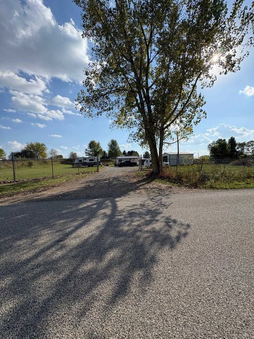 8487 500, Hudson, IN, 46747-9731 | Card Image