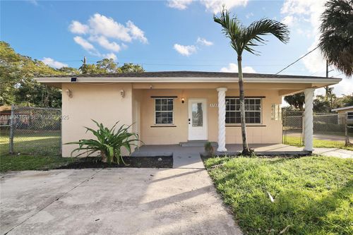 1722 Nw 8th Ct, Fort Lauderdale, FL, 33311-6911 | Card Image