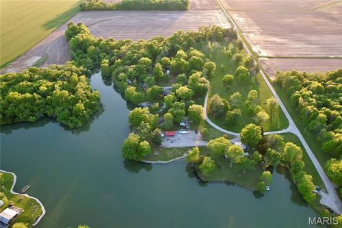 8352 Club Lane, Alma, IL, 62807 | Card Image