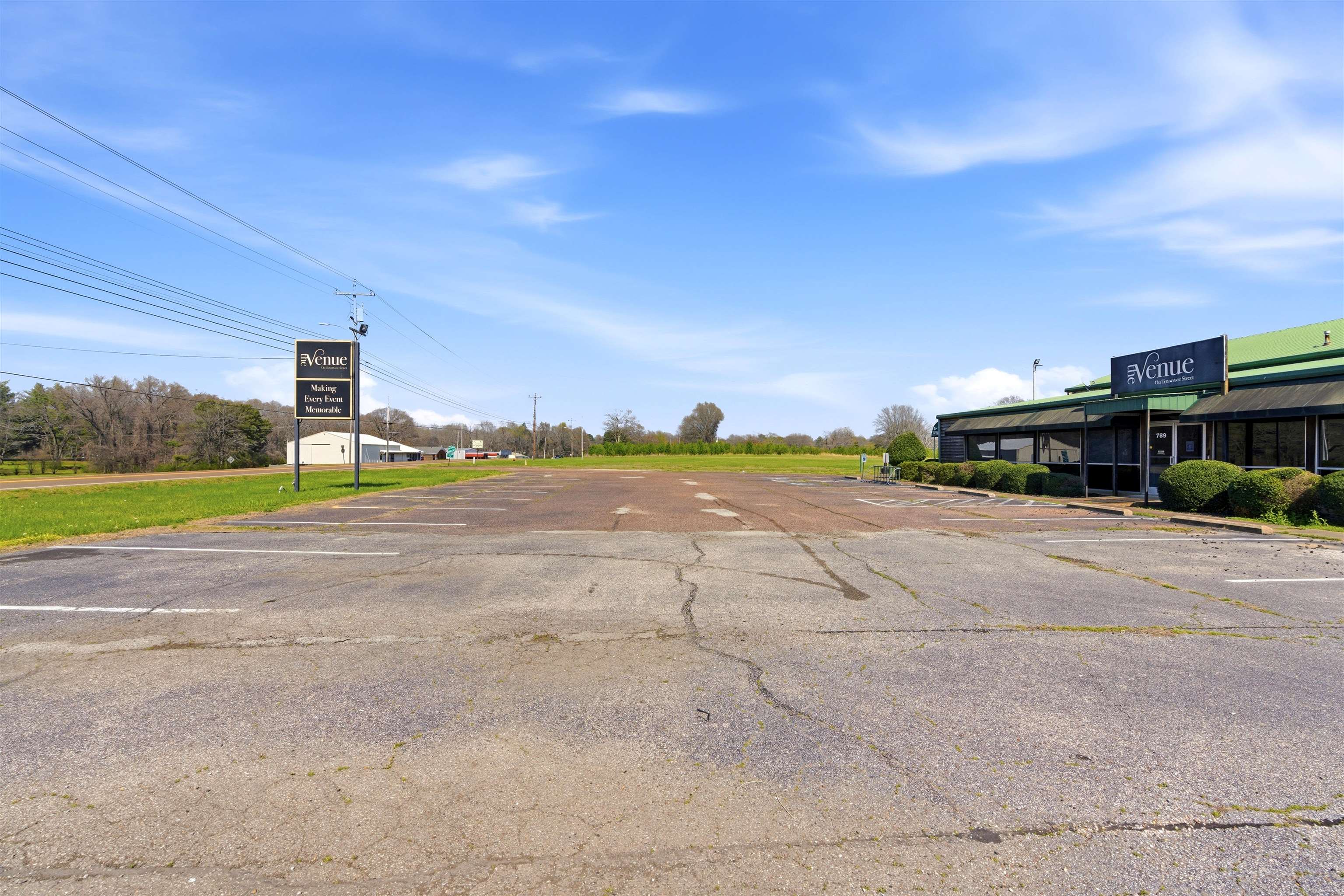 Commercial Sale in Bolivar 2