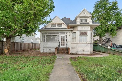 21 Jefferson Street, Watsonville, CA, 95076 | Card Image