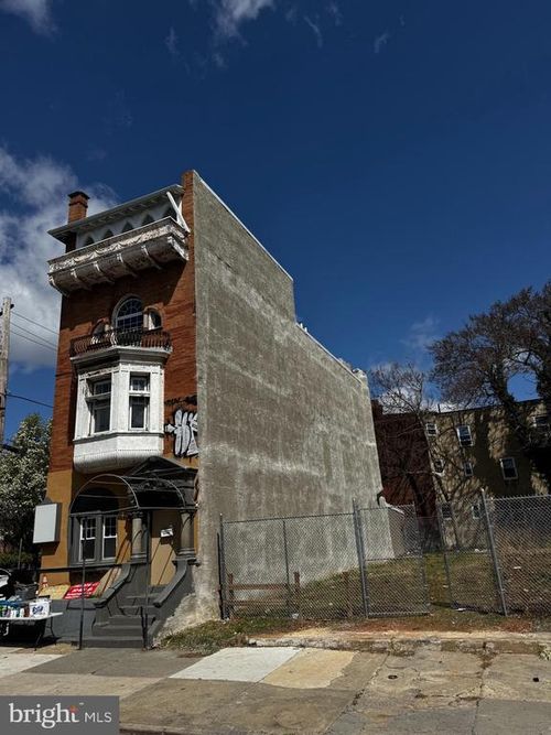 37-1935 W Diamond St, PHILADELPHIA, PA, 19121-1532 | Card Image