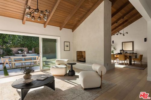 5920 Kentland Ave, Woodland Hills, CA, 91367-4451 | Card Image