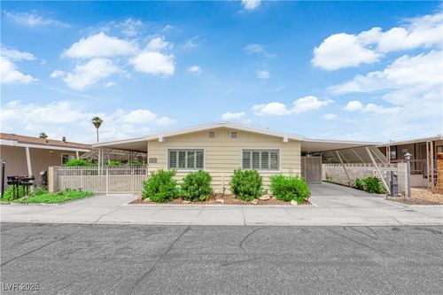 3353 Katmai Dr, Las Vegas, NV, 89122-4033 | Card Image