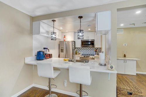 unit-105-10669 San Diego Mission Rd, San Diego, CA, 92108-2402 | Card Image